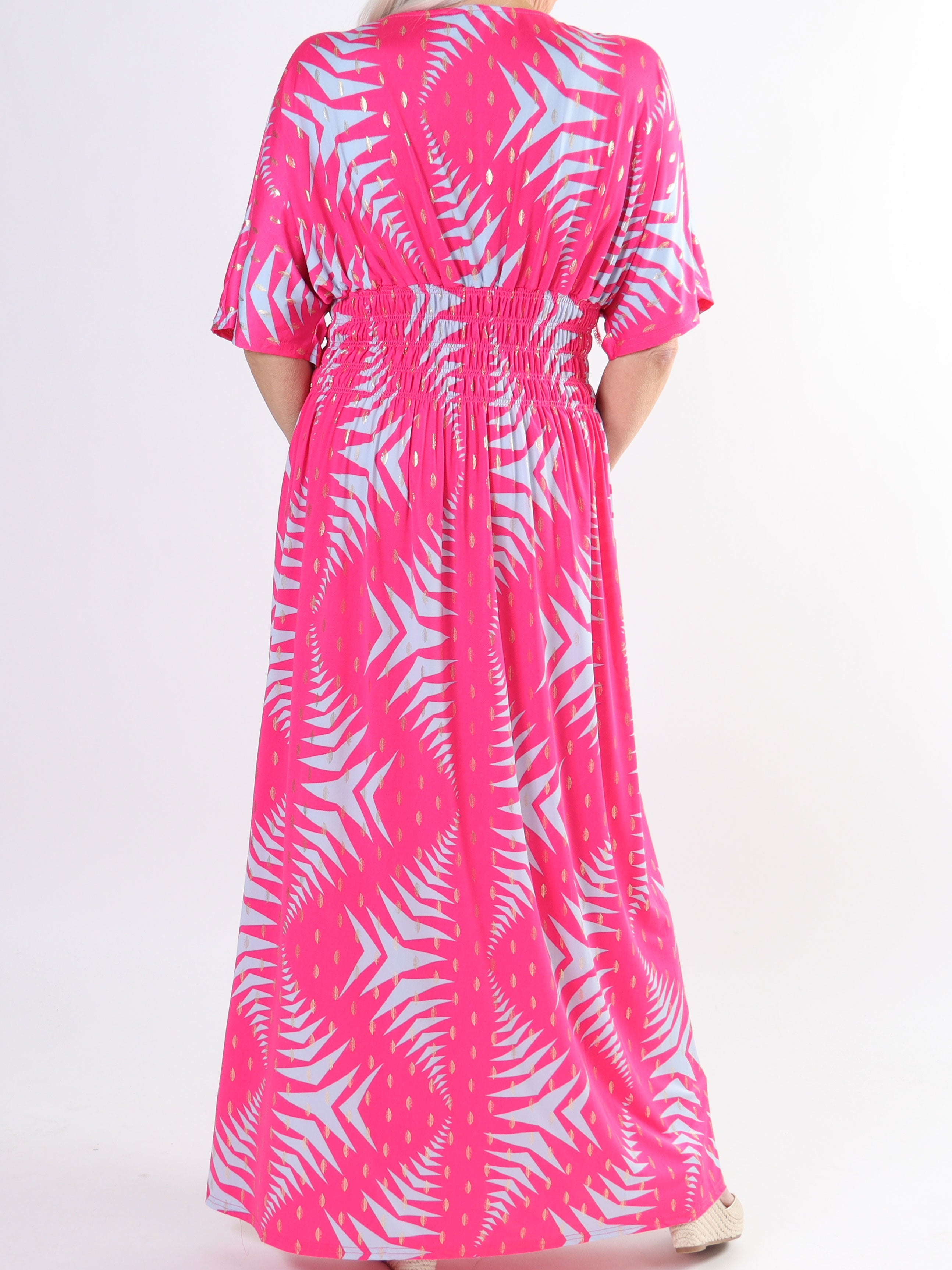 Pams Pattern - Lång stretchig plus size-klänning i skrynkelfritt tyg